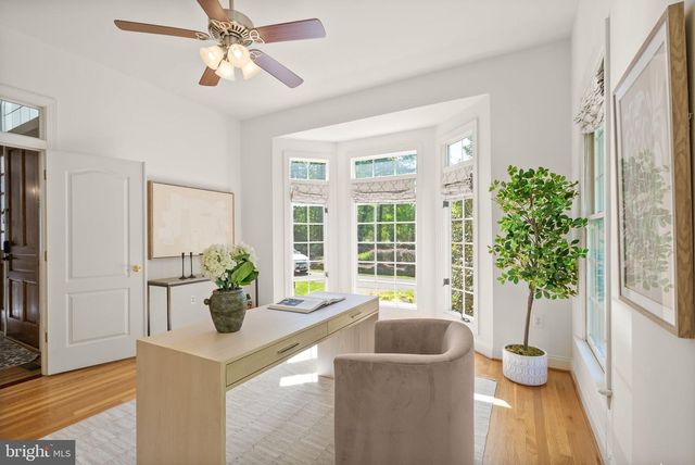 5033 HUNTWOOD MANOR DR, Fairfax, VA 22030