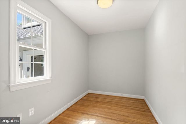 5033 HUNTWOOD MANOR DR, Fairfax, VA 22030