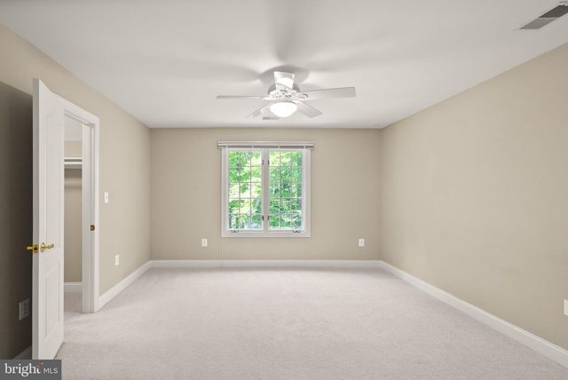 5033 HUNTWOOD MANOR DR, Fairfax, VA 22030