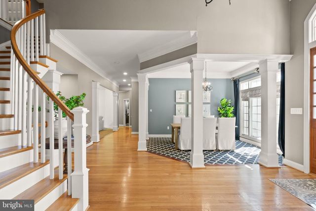5033 HUNTWOOD MANOR DR, Fairfax, VA 22030