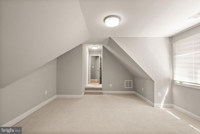 5033 HUNTWOOD MANOR DR, Fairfax, VA 22030