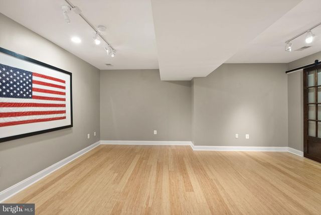 5033 HUNTWOOD MANOR DR, Fairfax, VA 22030