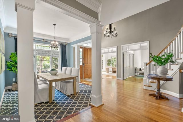 5033 HUNTWOOD MANOR DR, Fairfax, VA 22030