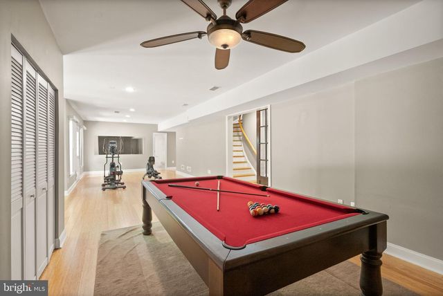 5033 HUNTWOOD MANOR DR, Fairfax, VA 22030