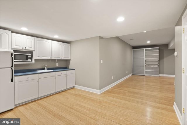 5033 HUNTWOOD MANOR DR, Fairfax, VA 22030