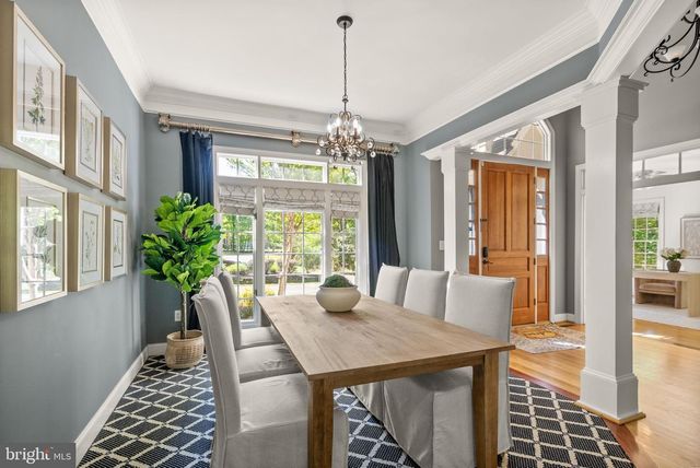 5033 HUNTWOOD MANOR DR, Fairfax, VA 22030
