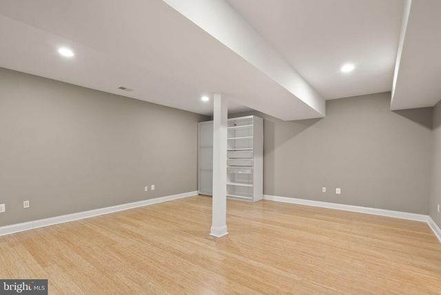 5033 HUNTWOOD MANOR DR, Fairfax, VA 22030