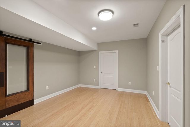 5033 HUNTWOOD MANOR DR, Fairfax, VA 22030