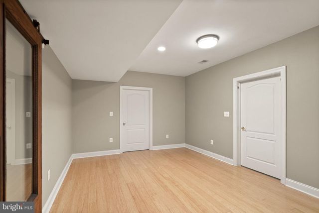 5033 HUNTWOOD MANOR DR, Fairfax, VA 22030