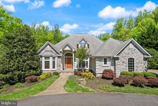 5033 HUNTWOOD MANOR DR, Fairfax, VA 22030