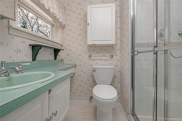 4 Danville Court, Greenlawn, NY 11740