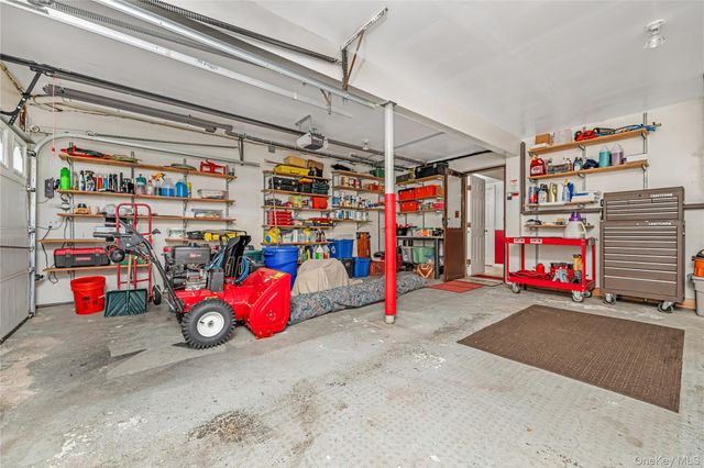 4 Danville Court, Greenlawn, NY 11740