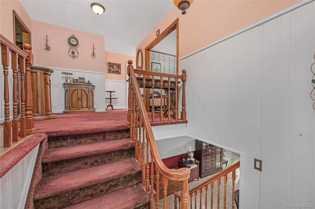 4 Danville Court, Greenlawn, NY 11740