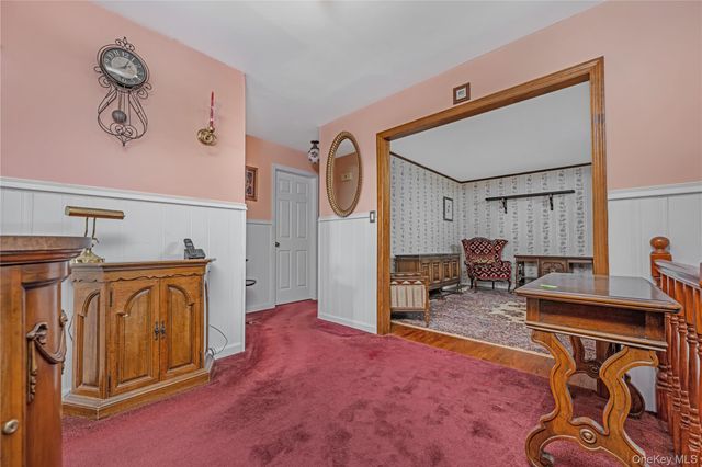 4 Danville Court, Greenlawn, NY 11740