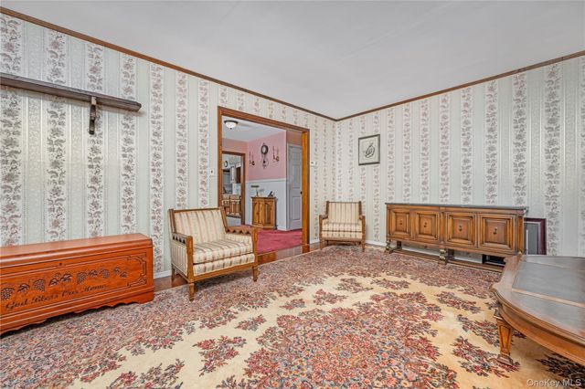 4 Danville Court, Greenlawn, NY 11740