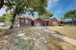 1247 Cross Creek Drive, Kennedale, TX 76060