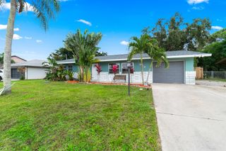 543 SE Calmoso Drive, Port St Lucie, FL 34983