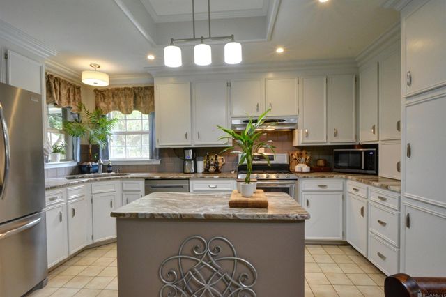 14810 Crystal Dr, Central, LA 70770