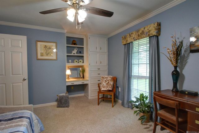 14810 Crystal Dr, Central, LA 70770