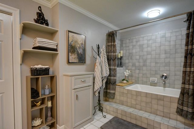 14810 Crystal Dr, Central, LA 70770