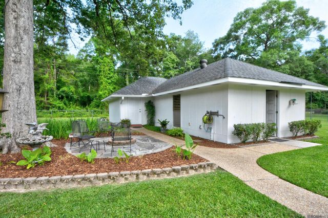 14810 Crystal Dr, Central, LA 70770