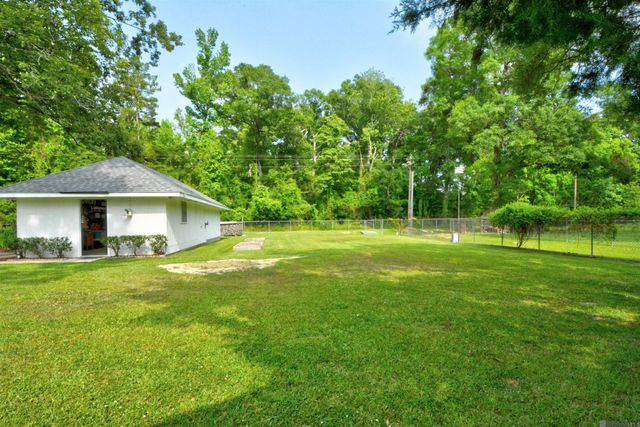 14810 Crystal Dr, Central, LA 70770