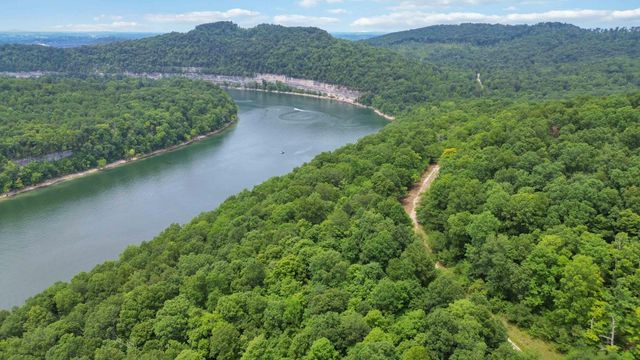 11 Genes Road, Somerset, KY 42503