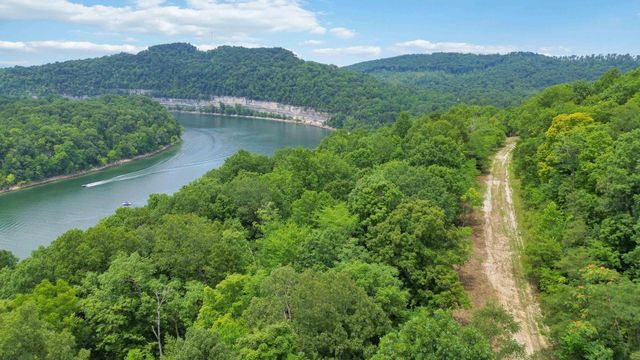 11 Genes Road, Somerset, KY 42503