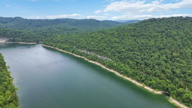 11 Genes Road, Somerset, KY 42503