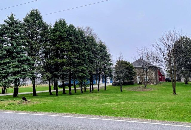 2311 E Glendora Road, Buchanan, MI 49107