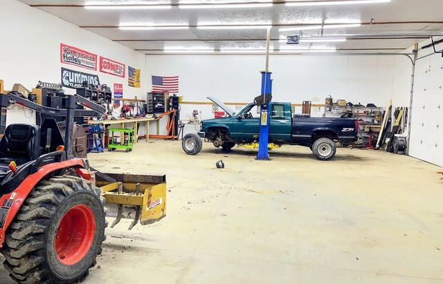 2311 E Glendora Road, Buchanan, MI 49107