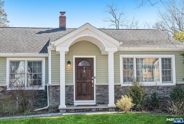 8 Prescott Road, Ho-ho-kus, NJ 07423