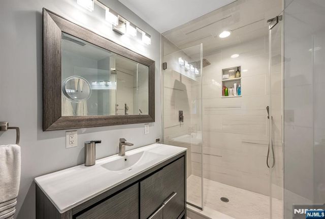 8 Prescott Road, Ho-ho-kus, NJ 07423
