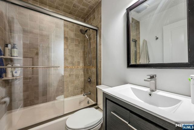 8 Prescott Road, Ho-ho-kus, NJ 07423