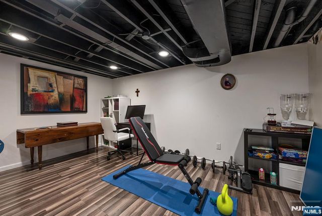 8 Prescott Road, Ho-ho-kus, NJ 07423