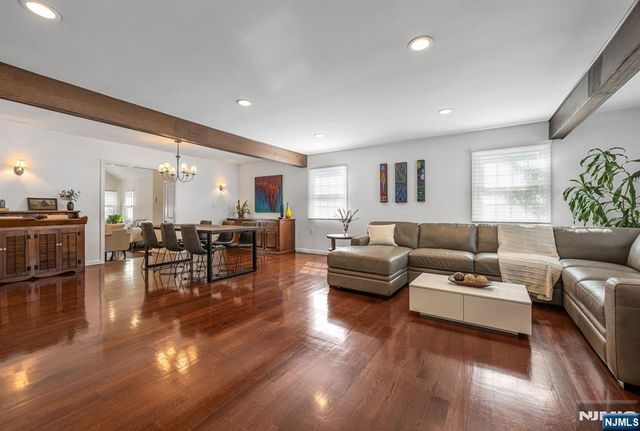 8 Prescott Road, Ho-ho-kus, NJ 07423