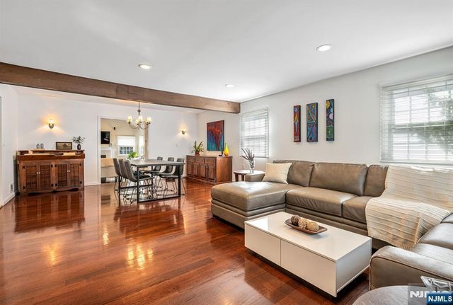 8 Prescott Road, Ho-ho-kus, NJ 07423