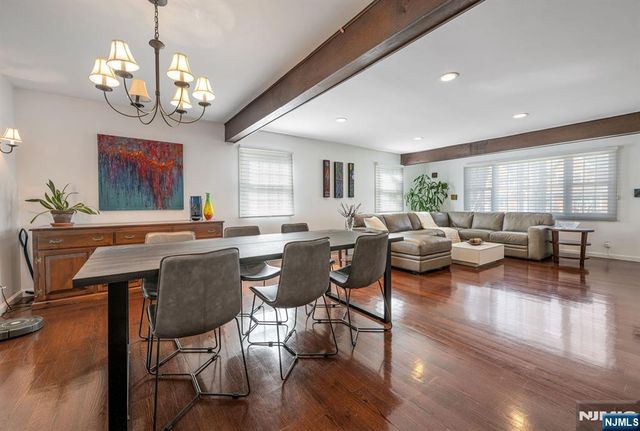 8 Prescott Road, Ho-ho-kus, NJ 07423