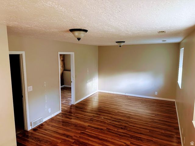 6092 S LONGMORE DR, Salt Lake City, UT 84118