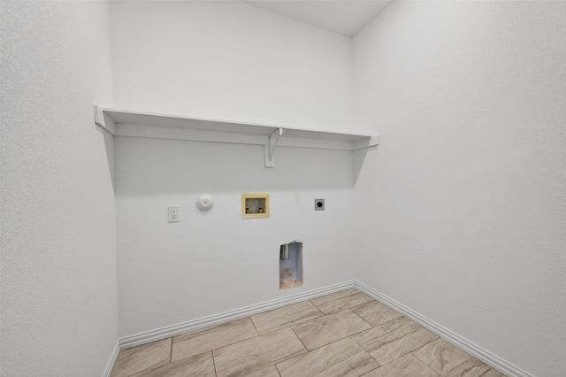 601 E Willingham Street, Cleburne, TX 76031