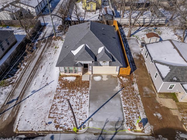 601 E Willingham Street, Cleburne, TX 76031