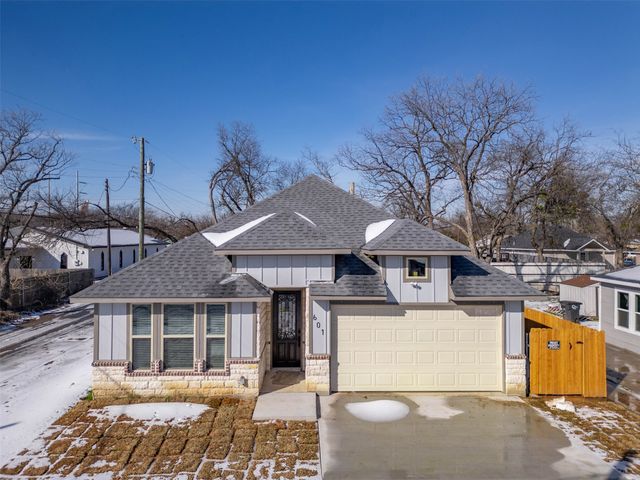601 E Willingham Street, Cleburne, TX 76031