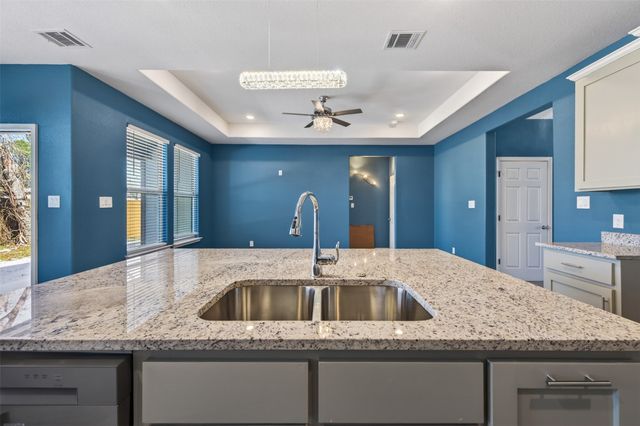 601 E Willingham Street, Cleburne, TX 76031