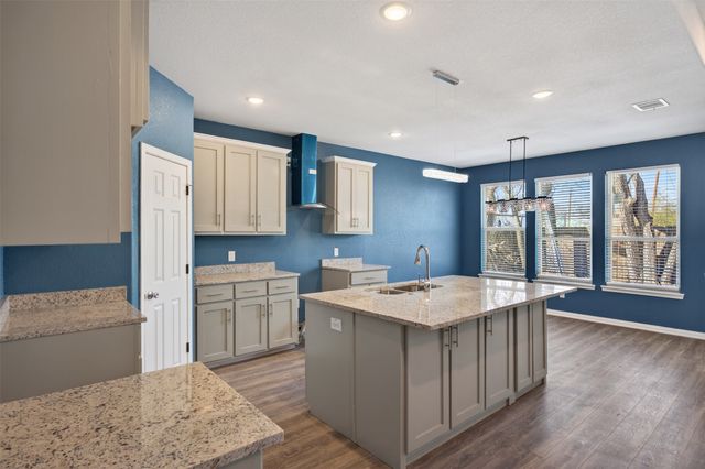 601 E Willingham Street, Cleburne, TX 76031