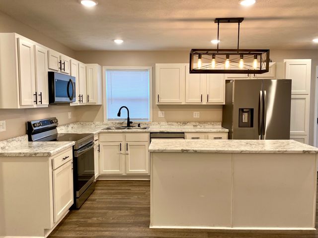 721 N 17th Street, Herrin, IL 62848