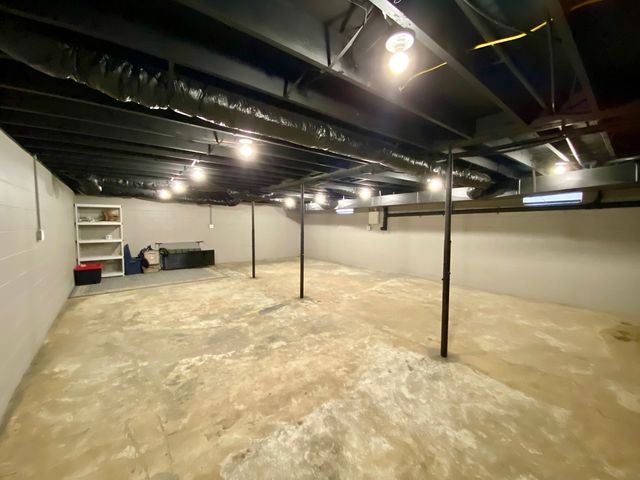 721 N 17th Street, Herrin, IL 62848