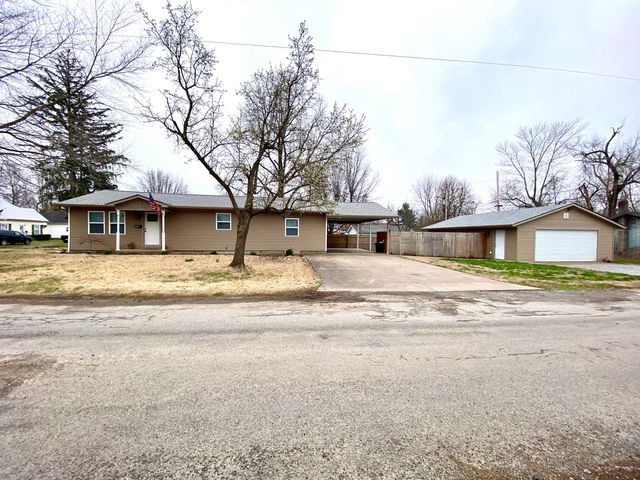 721 N 17th Street, Herrin, IL 62848