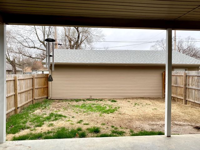 721 N 17th Street, Herrin, IL 62848