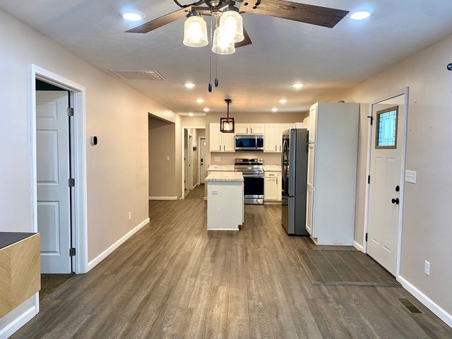 721 N 17th Street, Herrin, IL 62848