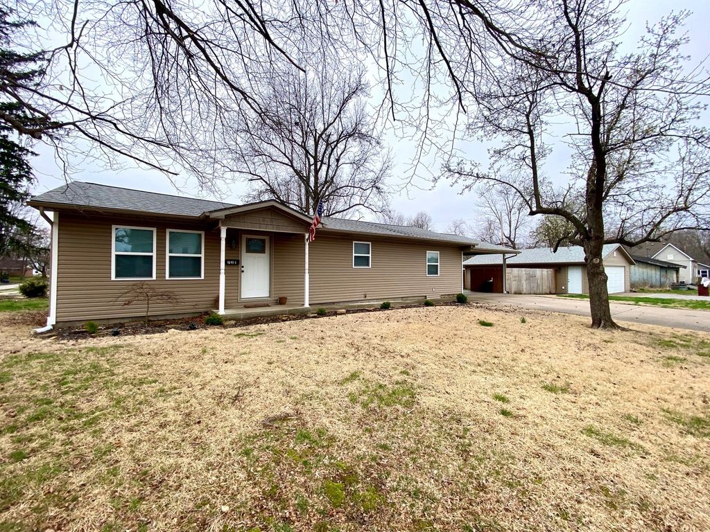 721 N 17th Street, Herrin, IL 62848